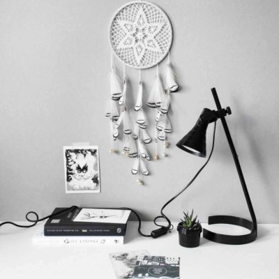 dream catcher in interior 06 2 400x400 - Ловцы снов, как декор: добавьте интерьеру магии!