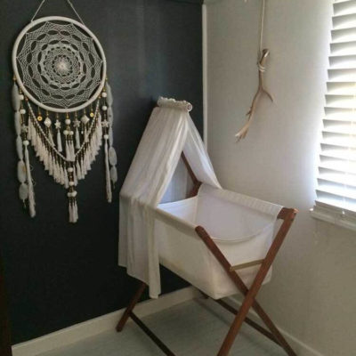 dream catcher in interior 26 400x400 - Ловцы снов, как декор: добавьте интерьеру магии!